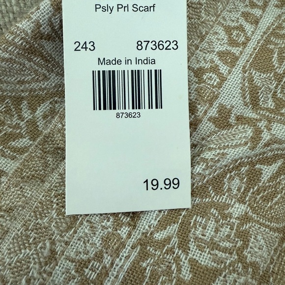 Elegant Tan and Cream Scarf New With Tags - Picture 3 of 3